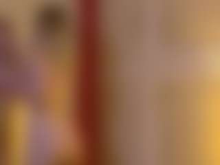 Live cam show with Serena - Shaved Pussy on Camsoda