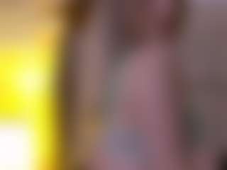 Live cam show with Serena - Spank Red Hair on Camsoda