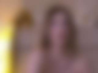 Live cam show with Serena - Spank Red Hair on Camsoda