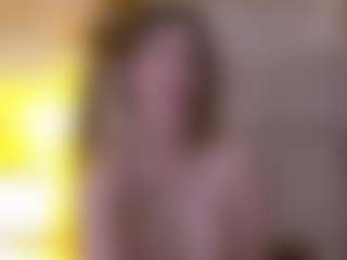 Live cam show with Serena - Spank Red Hair on Camming Site