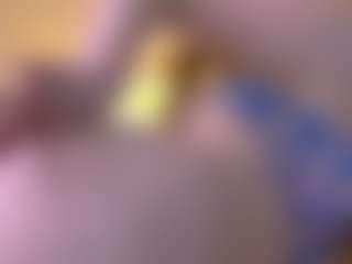 Live cam show with Serena - Camel Toe on Camsoda