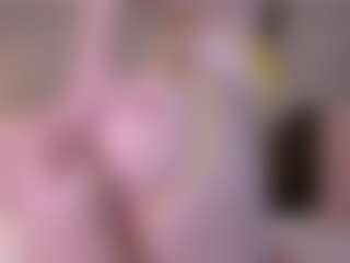 Live cam show with Serena - Green Eyes on CamClone