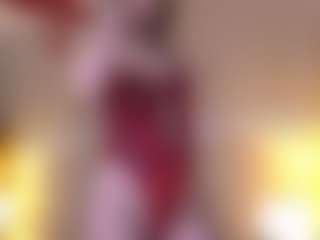 Live cam show with Serena - Camel Toe on livesuperchat.net
