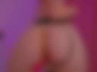 Live cam show with Anna_Lure - Deepthroat on Camsoda