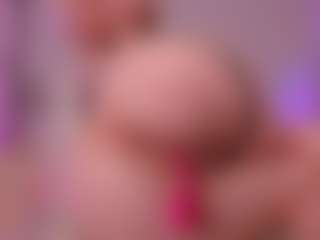 Live cam show with Anna_Lure - Strip on Camsoda