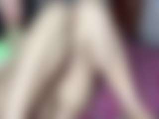 Live cam show with Daisy Love - Bedroom on Camming Site