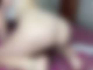 Live cam show with Daisy Love - Grey Eyes on Camsoda