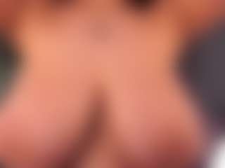 Live cam show with AnuricBriny - Living Room on Mixed Magazine Live