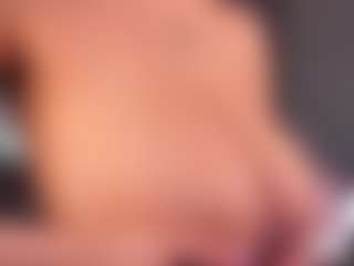 Live cam show with AnuricBriny - Fingers on CamClone