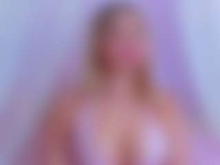 Live cam show with Miilla-Cooper - College Curvy on CamClone