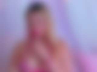 Live cam show with Miilla-Cooper - Cute on Camiplay Live