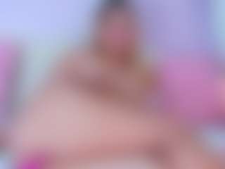Live cam show with Miilla-Cooper - Brown Eyes Curvy on SmokeAndPoke
