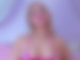 Live cam show with Miilla-Cooper - Anal Curvy on Camsoda