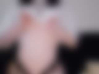 Pretty Audrey's Live Sex Cam Show