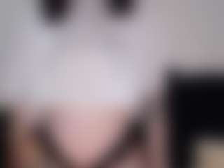 Pretty Audrey's Live Sex Cam Show