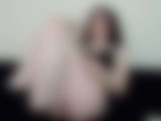 Live cam show with Pretty Audrey - Slender on Camsoda