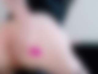 Live cam show with Pretty Audrey - College Lovense on CamClone