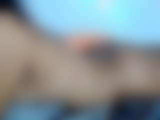 Live cam show with Francihot4 - Gagging on chickslive.net