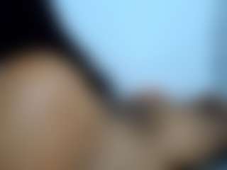 Live cam show with Francihot4 - Gagging on madthumbs