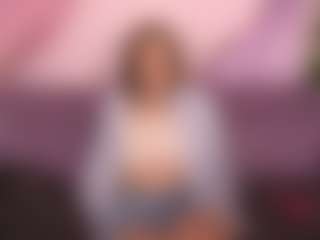 MagicPeachs's Live Sex Cam Show