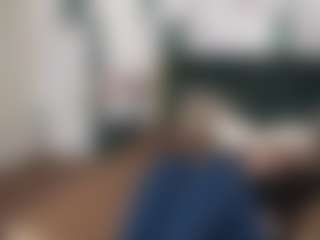 Spettacolo in cam dal vivo con MagicPeachs - Handjob su Camsoda