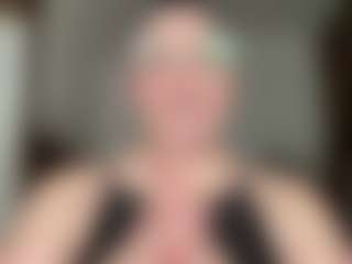 Live cam show with GoddessKing Adriane - BBW White on Dolls Live | united states
