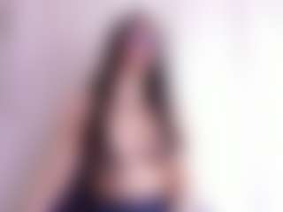 Live cam show with DaniellaWild - Teen (18+) on eurowanks.com