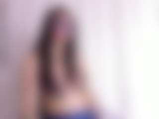 Live cam show with DaniellaWild - Green Eyes on googirlz