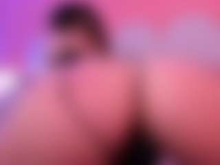 Live cam show with emilly-william - Thin on Camsoda