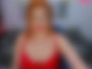 Live cam show with EmilyMidlton - Thong on Milf Play