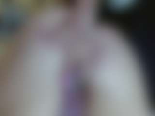 LindaErnestine MILF webcam performer live streaming