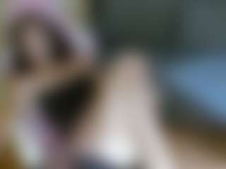 LindaErnestine MILF webcam performer live streaming