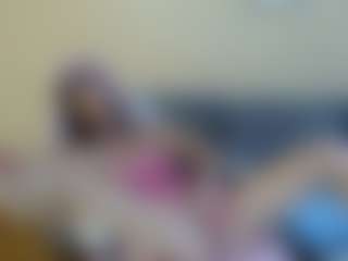 Live cam show with LindaErnestine - Living Room on Camsoda