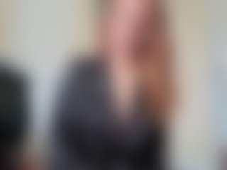 Live cam show with therealemily34 - Average on fapnchat
