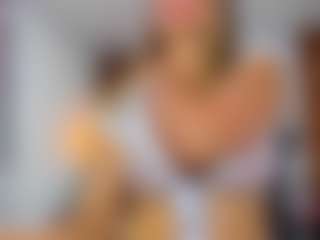 Live cam show with CATIAJONES - Middle Aged on TeamSkeetLive