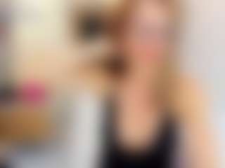 Live cam show with CATIAJONES - Butt Plug on Camsoda