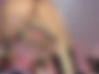 Live cam show with CATIAJONES - Blonde Hair MILF on Camsoda