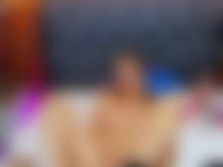 Live cam show with CATIAJONES - Spank on Camsoda