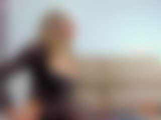 Live cam show with CATIAJONES - Athletic Middle Aged on SpankPalCams