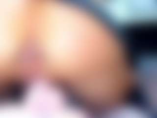 Live cam show with CATIAJONES - Butt Plug on Gym Cam Girls