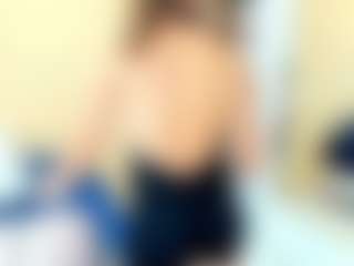 Live cam show with CATIAJONES - Small Ass on Camsoda