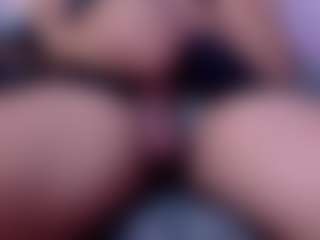 Live cam show with NIKKY - Average on xplaylive.com