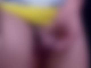 Live cam show with NIKKY - Average on StripNow