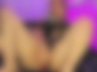 Live cam show with Sammy-Saenz - Average on Camsoda