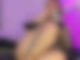 Live cam show with Sammy-Saenz - Spank on CamClone