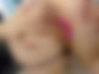 Live cam show with Alissa - Fingers on crypto-cams