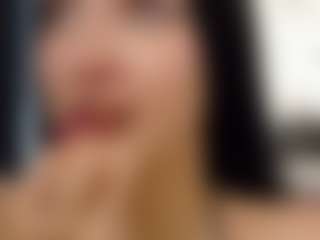 Live cam show with Alissa - Striptease on Fling VIP Chat