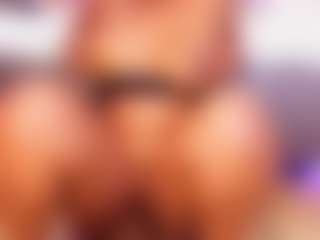 esmeralda-bigbotty's Live Sex Cam Show