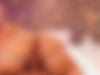 Live cam show with esmeralda-bigbotty - Deepthroat on Camsoda
