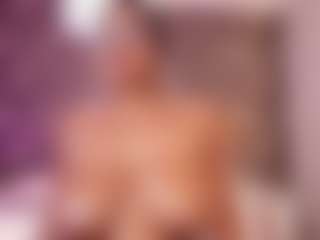 esmeralda-bigbotty's Live Sex Cam Show